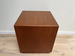 Fantastic 1960s teak cube end/side table - made by R.S. Associates - Montreal, Quebec - newly refinished - measures - 18"x 18" x 20.5"H - $450
