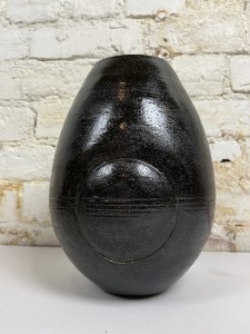 Gorgeous ceramic vase by artist Wayne Ngan (SOLD)