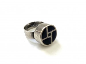 A classic vintage silver modernist ring $120