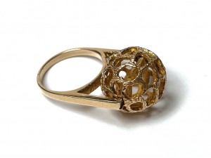 Exquisite and super unusual brutalist gold ring with a rotating textured ball - size 6.5 - 10kt gold - $950