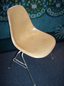Original vintage Eames for Herman Miller fiberglass side chair on a stacking base - (SOLD)