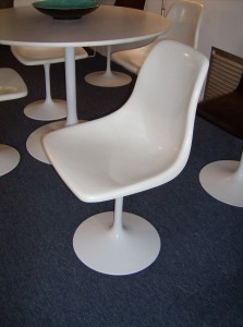 Set of 4 Vintage Saarinen style tulip chairs - condition is Fabulous - normal vintage wear - (SOLD)