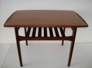 Striking teak Mid-century modern  2 tier end table - beautiful condtion - very rich looking - (SOLD)